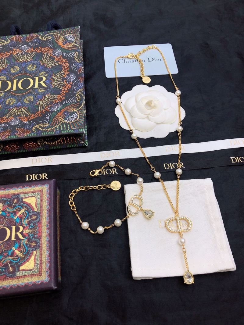 chr1st1an D10r necklaces